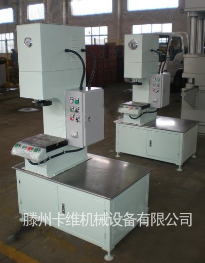 YM30臺式單柱萬能液壓機(jī)